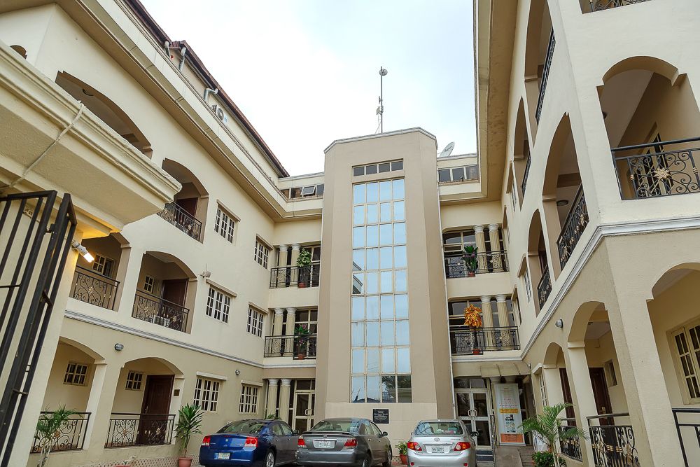 Apartment Royale, Opebi